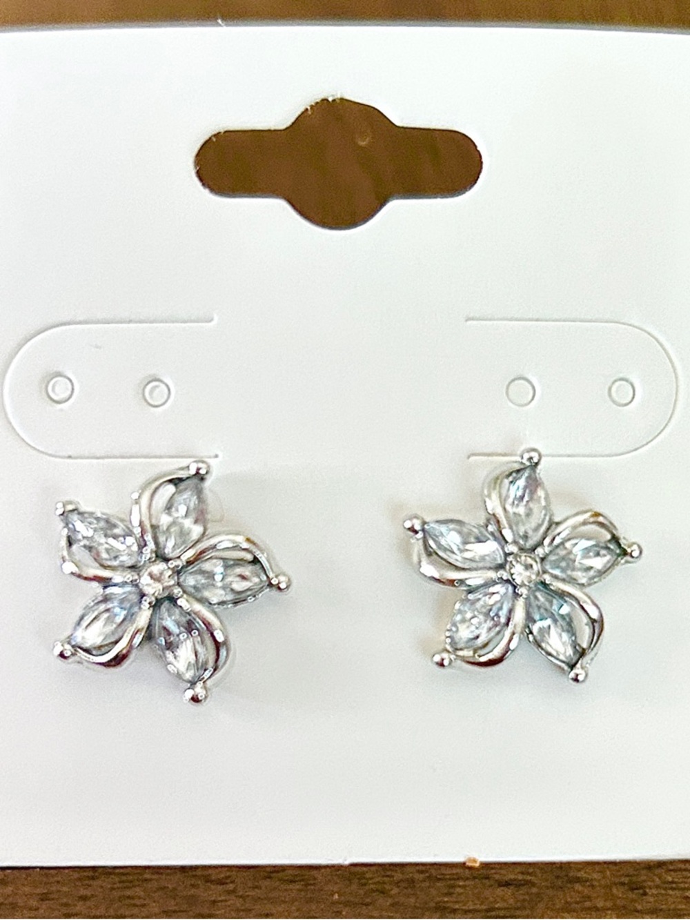 Silver-tone Crystal Flower Stud Earrings   New - Picture 2 of 3